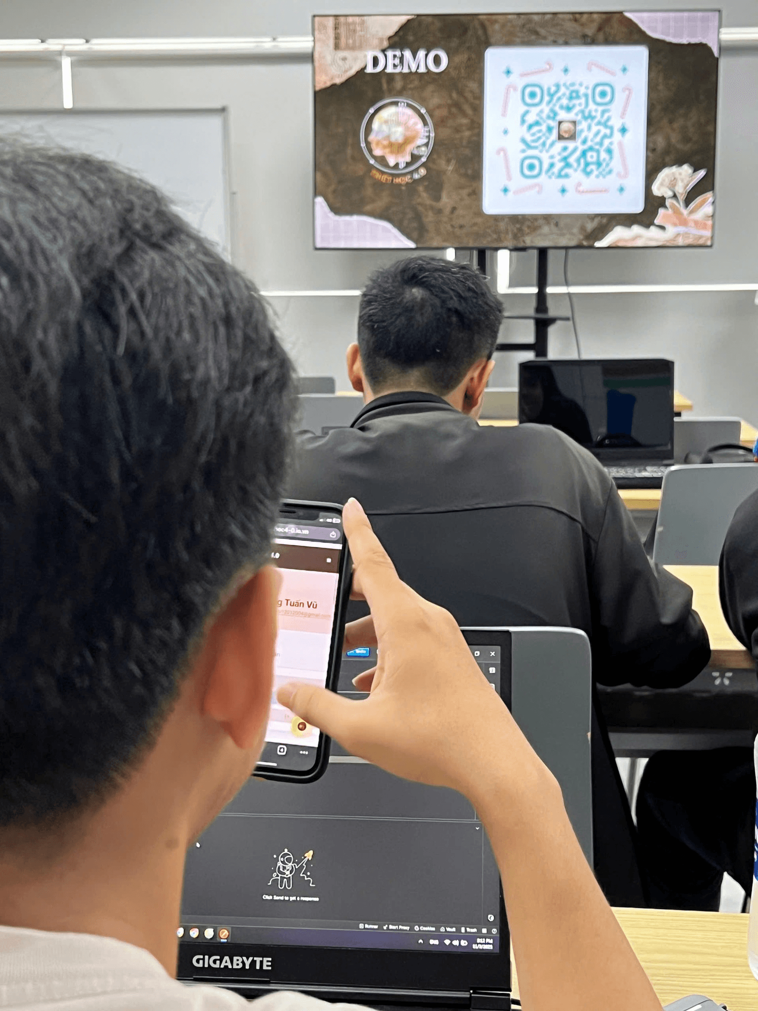 ClassTour MLN122 - Cô Nguyễn Thúy Phương - Hình 2